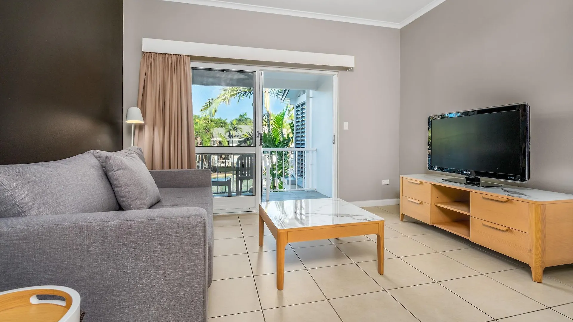 Hotel Grand Chancellor Palm Cove Resort